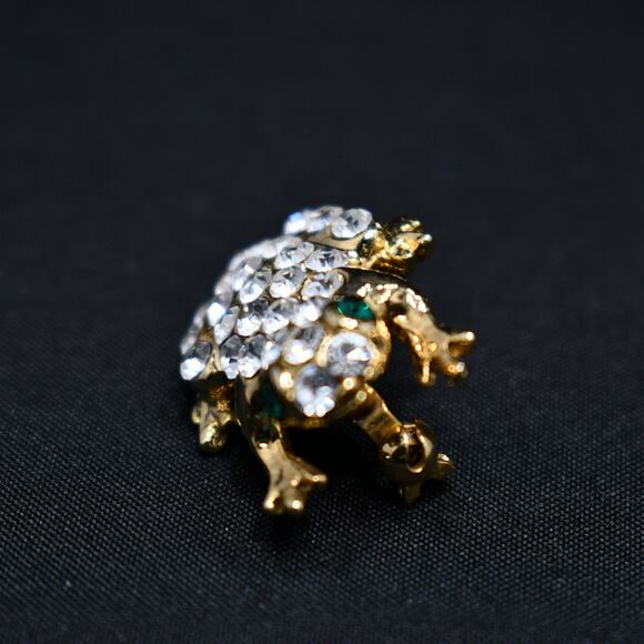 Vintage Frog Rhinestone Small Brooch, Green Rhinestone Eyes, Gold Tone, 1960s - Picture 10 of 10
